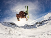 PG游戏APP-骑士爆冷步行者，字母哥成为关键先生，一场战术与意志的胜利