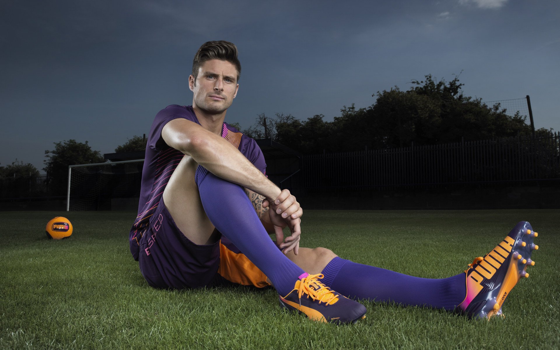 年度焦点之战之夜，爱德华兹的冠军级表现如何重塑拳击史